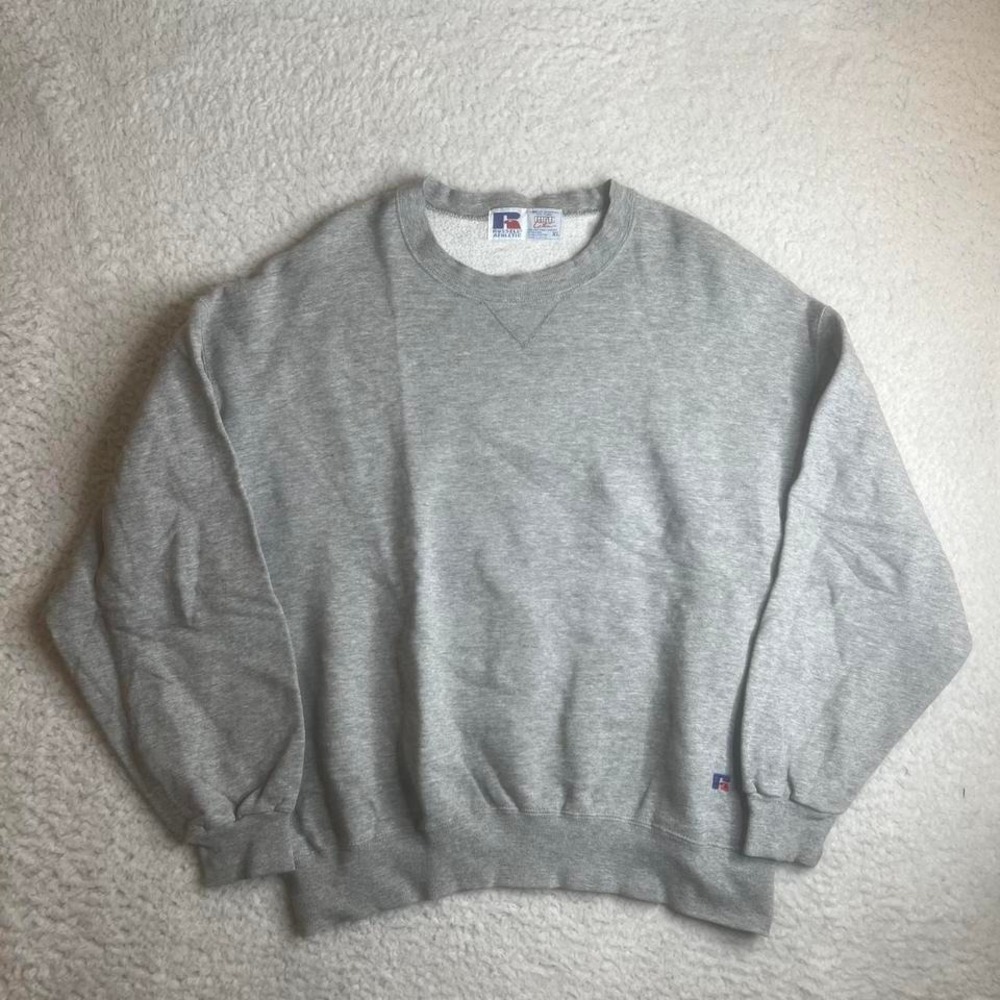 Vintage Russell Athletic men's grey USA made crew neck boxy high cotton 90s xl